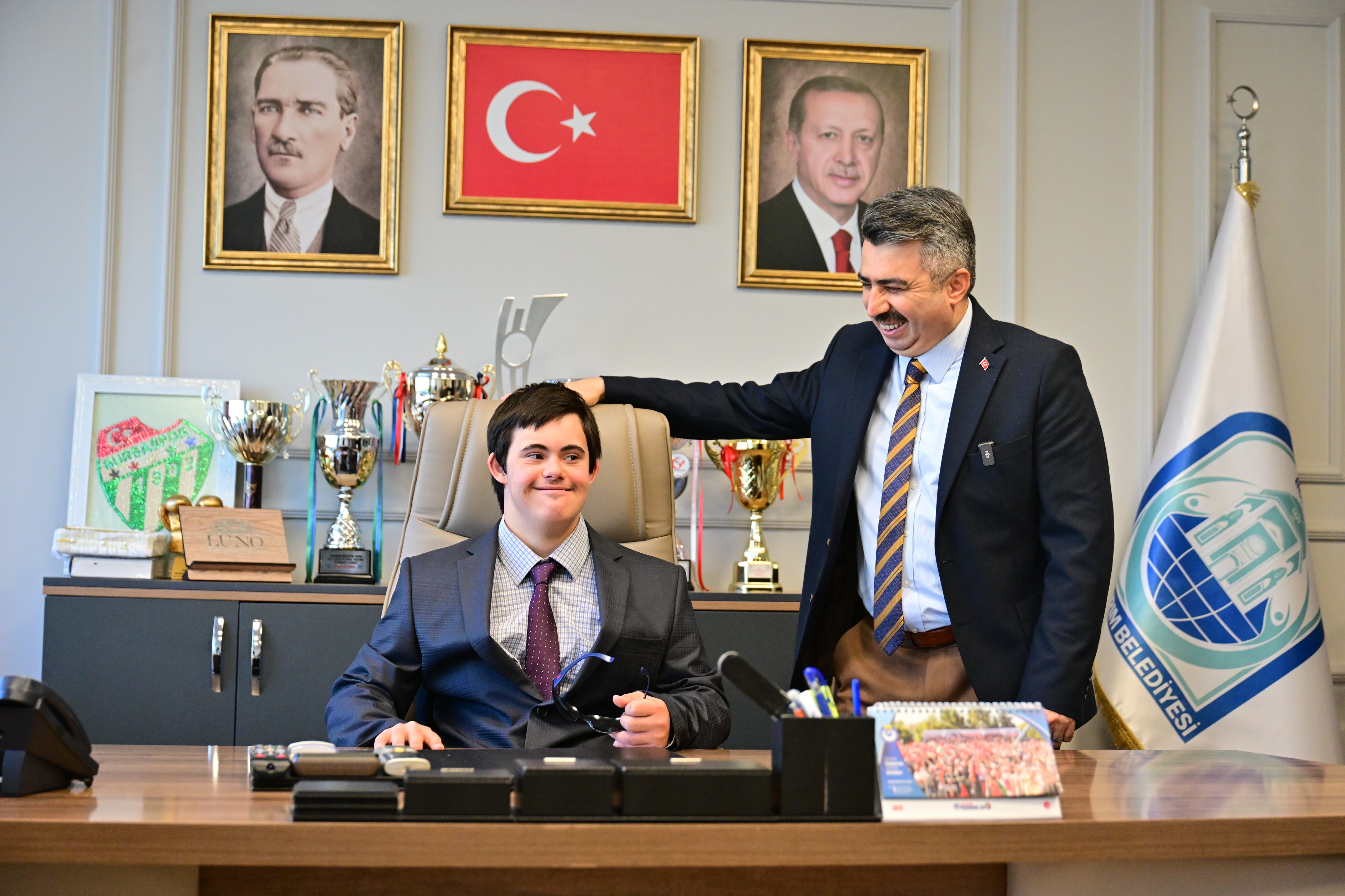 YILDIRIM ‘ENGELLERİ’ SEVGİ İLE AŞIYOR